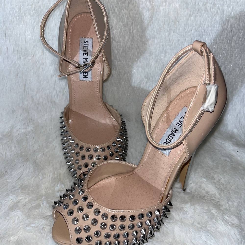 Steven Madden stiletto, high heels, spike decals strap ankle woman’s 6.5
